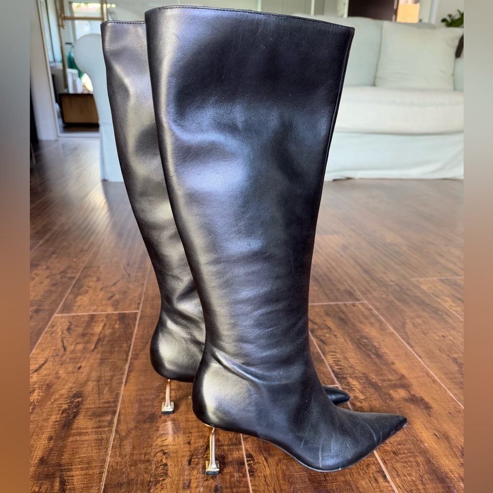 Schutz Black Leather Knee High Boots. Size 8.